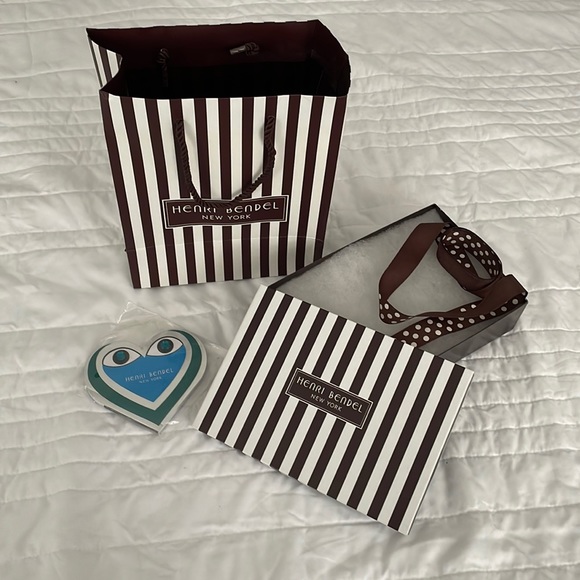 Henri Bendel New York Shopping Bag, Note Pad, Box and Ribbon - Picture 1 of 5